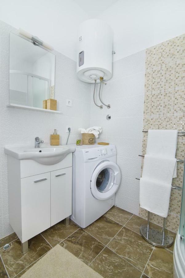 Apartment Dragana, Jezera, Island Murter Buitenkant foto